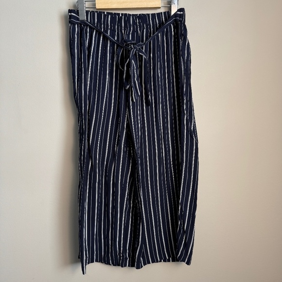INC Women's M Nautical Stripe Boardwalk Capri Rayon Pants Wide Leg Lightweight - Picture 1 of 12